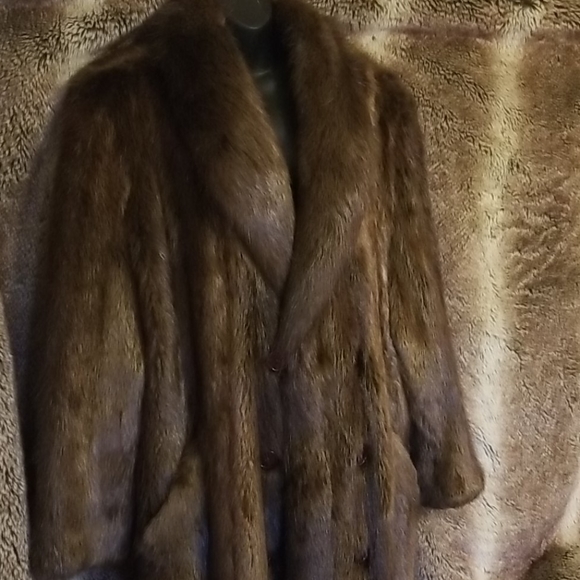 Mink Coat - Picture 4 of 5